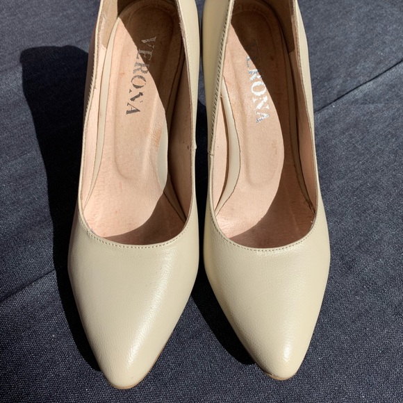 High heel shoes - Picture 3 of 3